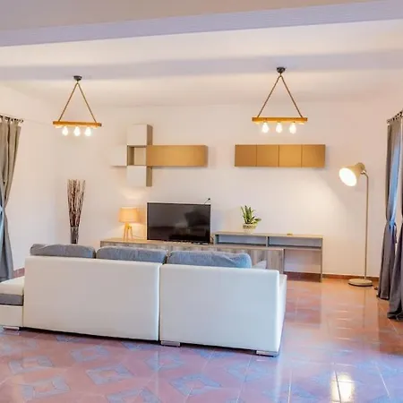 Stylish House With Sea-view In Kampos Apartman