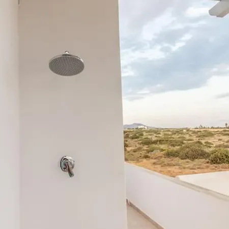 Apartman Stylish House With Sea-view In Kampos *
