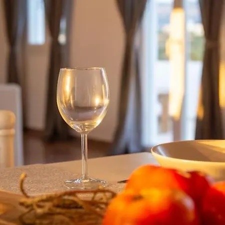 Stylish House With Sea-view In Kampos Apartman *